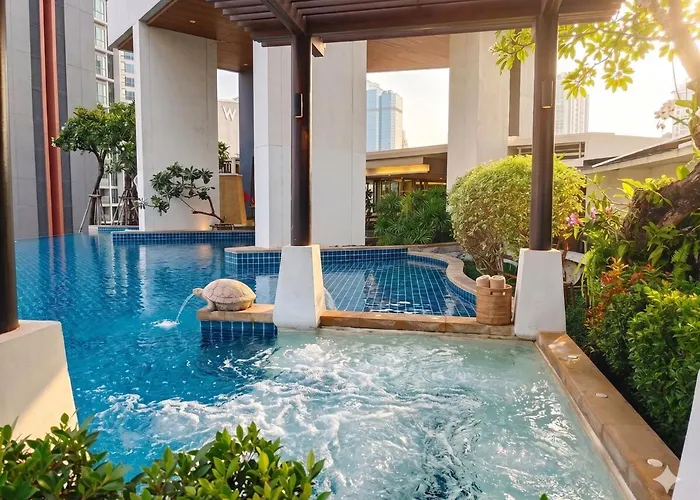 Strolling In The Clouds 37th Floor Panoramic View In Near Bts Phra Khanong Station Infinity Pool Luxurious And Cozy Бангкок