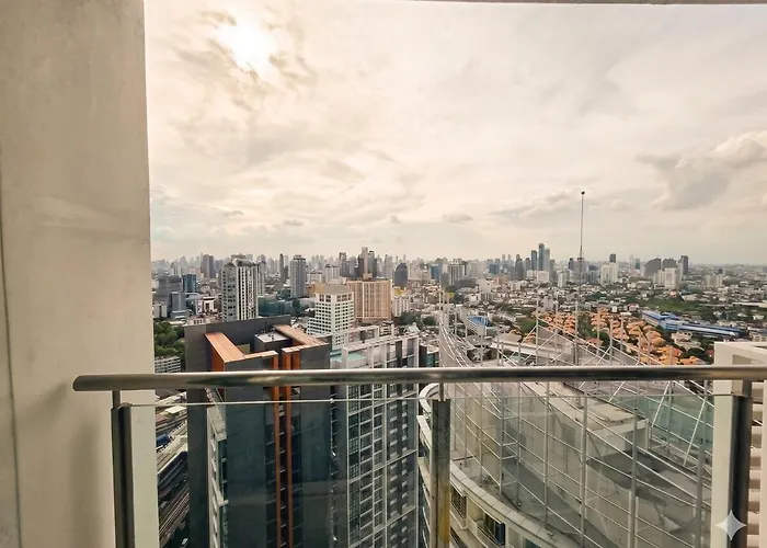 Strolling In The Clouds 37th Floor Panoramic View In Near Bts Phra Khanong Station Infinity Pool Luxurious And Cozy Апартаменты *