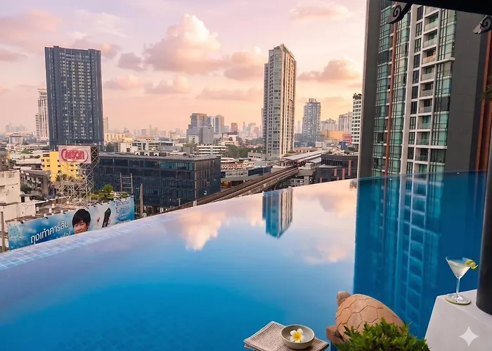 Strolling In The Clouds 37th Floor Panoramic View In Near Bts Phra Khanong Station Infinity Pool Luxurious And Cozy *