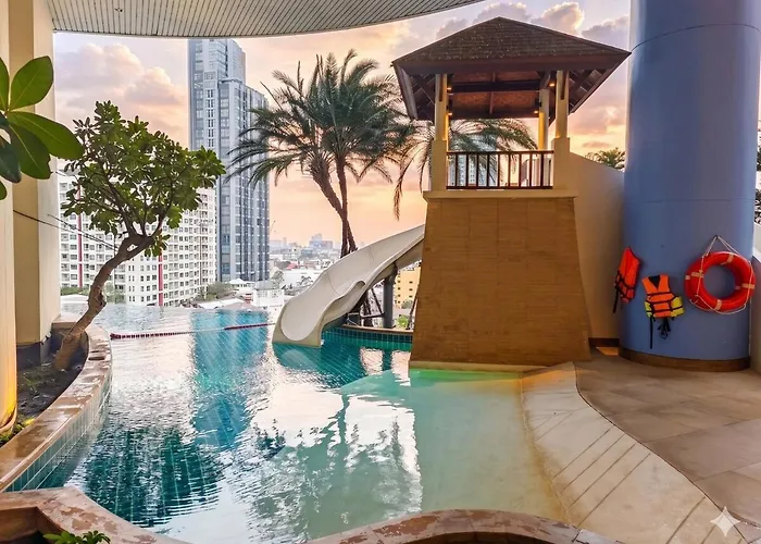 Strolling In The Clouds 37th Floor Panoramic View In Near Bts Phra Khanong Station Infinity Pool Luxurious And Cozy *