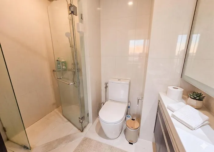 Апартаменты Strolling In The Clouds 37th Floor Panoramic View In Near Bts Phra Khanong Station Infinity Pool Luxurious And Cozy *