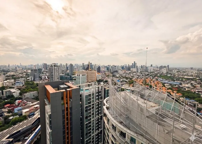 Strolling In The Clouds 37th Floor Panoramic View In Near Bts Phra Khanong Station Infinity Pool Luxurious And Cozy *