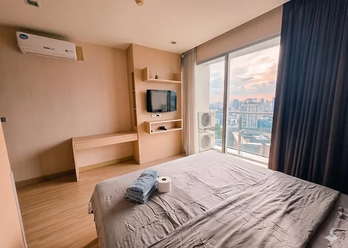 Strolling In The Clouds 37th Floor Panoramic View In Near Bts Phra Khanong Station Infinity Pool Luxurious And Cozy Бангкок